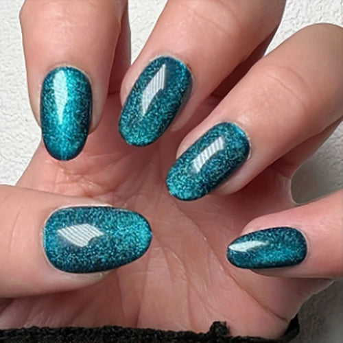 Glitzernde Glitzer-Klebe-Nägel