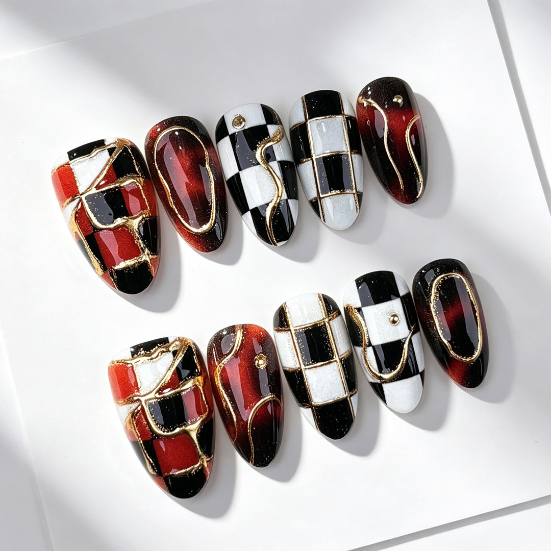 Dekoratives Press-On Nagelkunstset mit kariertem Design