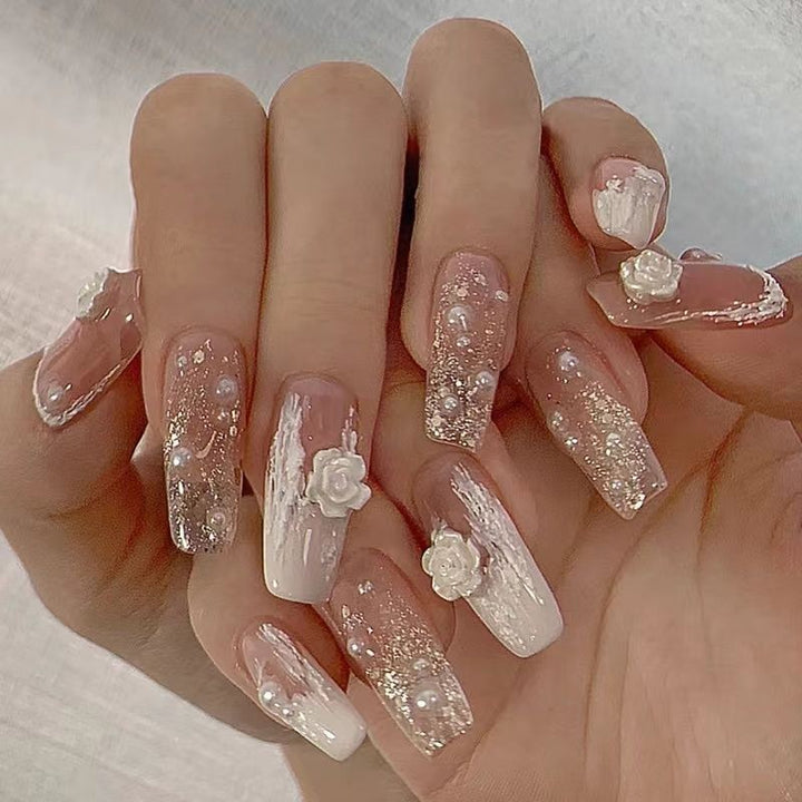 Kunstfingernägel mit Elegantem Herz-Design Karnz
