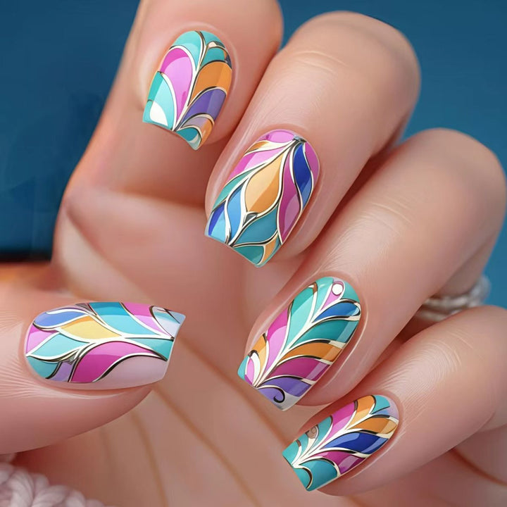 Kreative Hochglanz-Nagelkunst Karnz