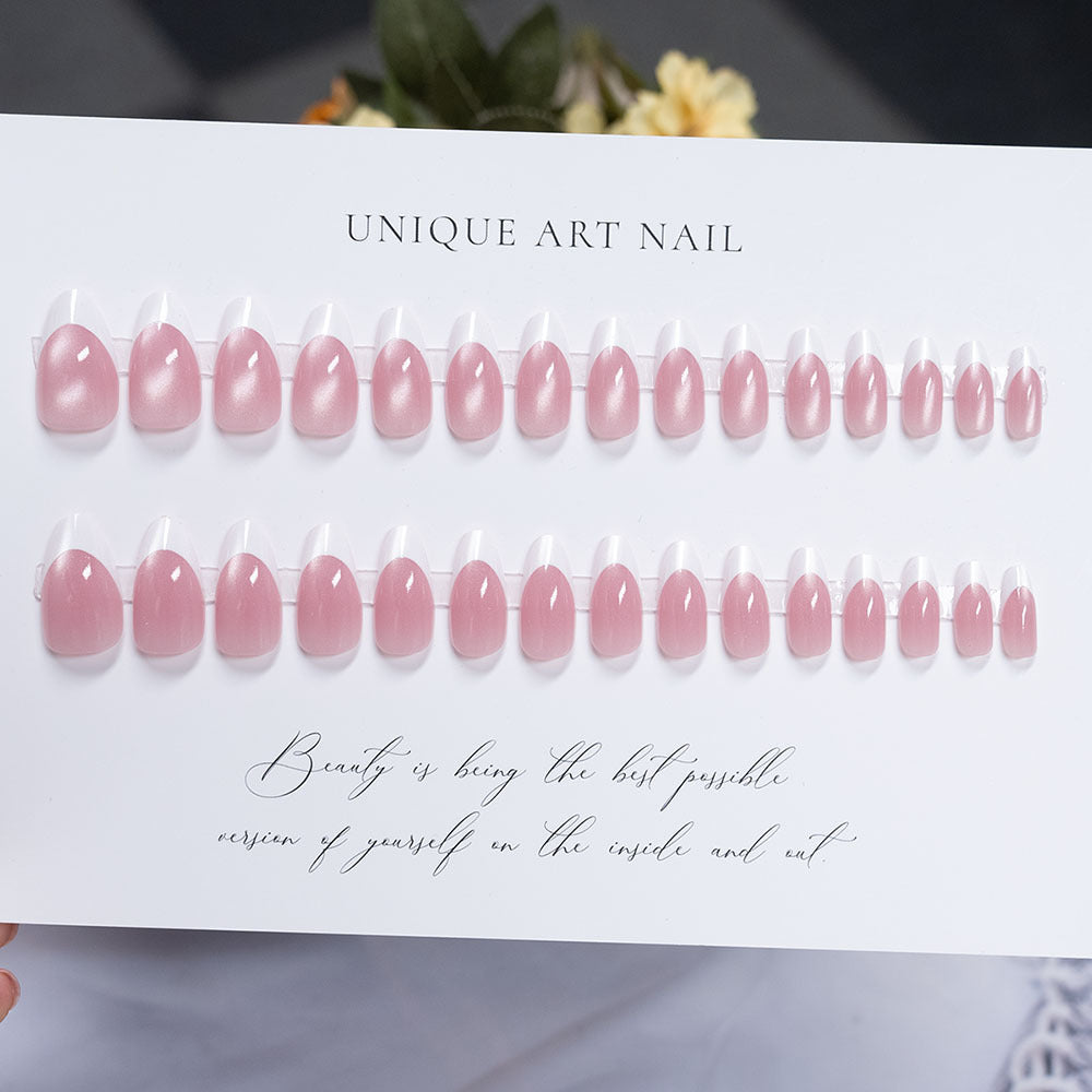 Vielseitiges Press-On-Nagelset mit einzigartigen Kunstdesigns