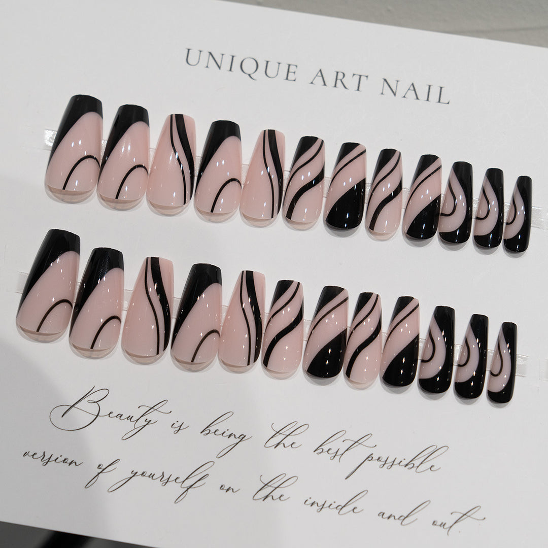 Künstlerisches Nagelkunstdesign
