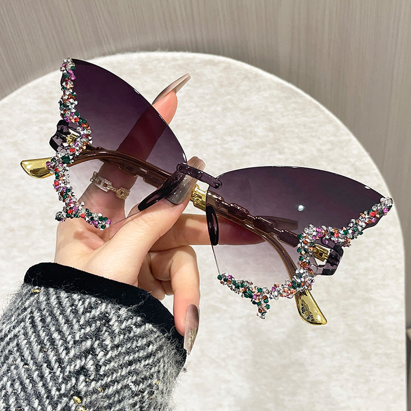 Damen extravagante Sonnenbrille mit Kristallverzierungen Karnz