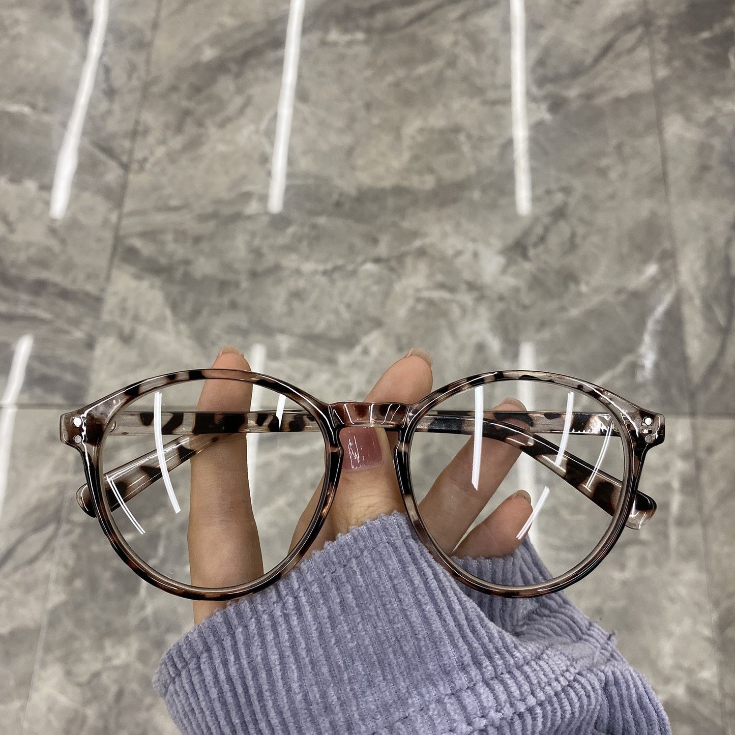Damen modische Cat-Eye Brille mit dekorativem Rahmen Karnz