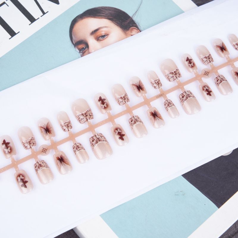 Künstlerisches Ombre Press-On Nagelspitzen Set Karnz