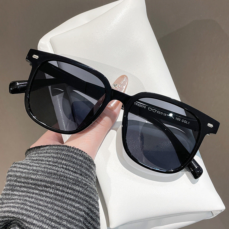 Damen moderne quadratische Sonnenbrille mit stilvollem, transparentem Rahmen Karnz