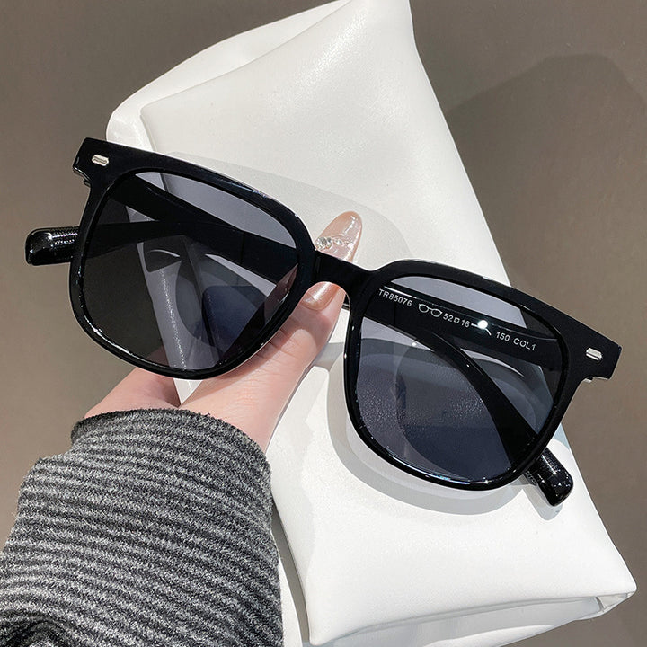 Damen moderne quadratische Sonnenbrille mit stilvollem, transparentem Rahmen Karnz