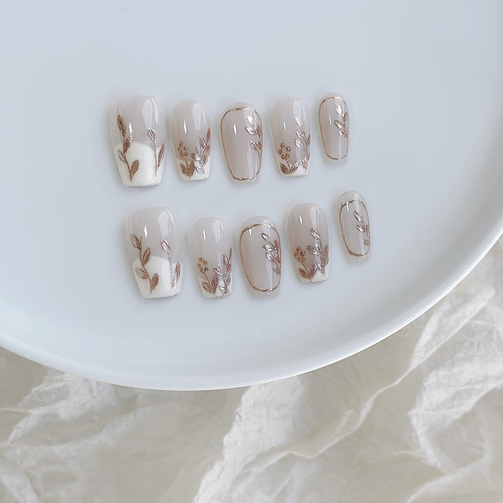 Exquisites Floral Press-On Nail Set