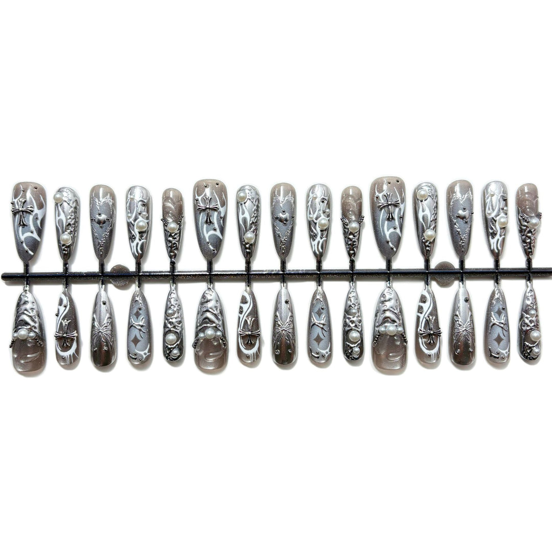 Gothic-inspirierte Press-On Nagelset