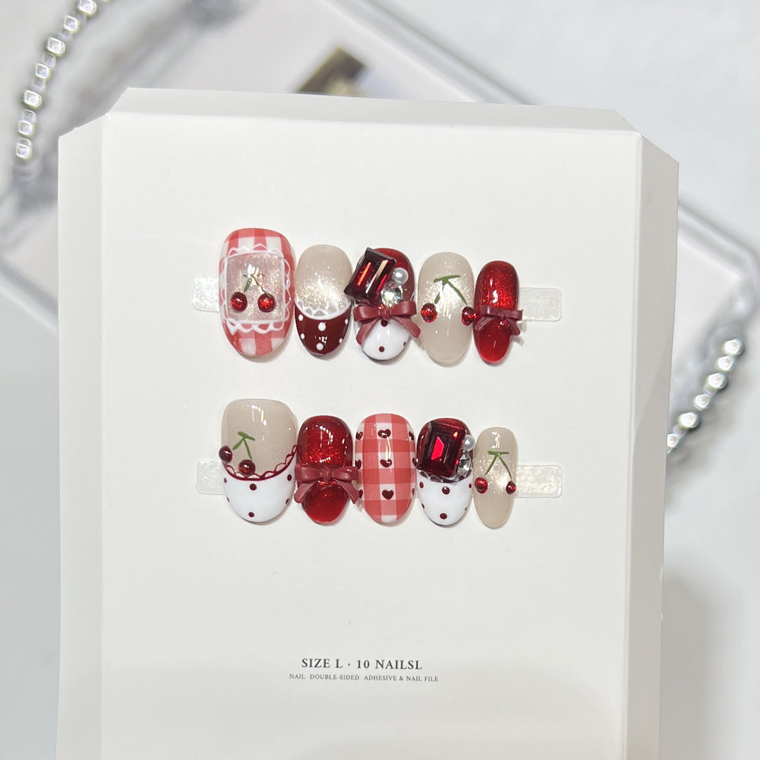 Premium Press-On Nail Art Set mit elegantem Herz- und Blattdesign Karnz