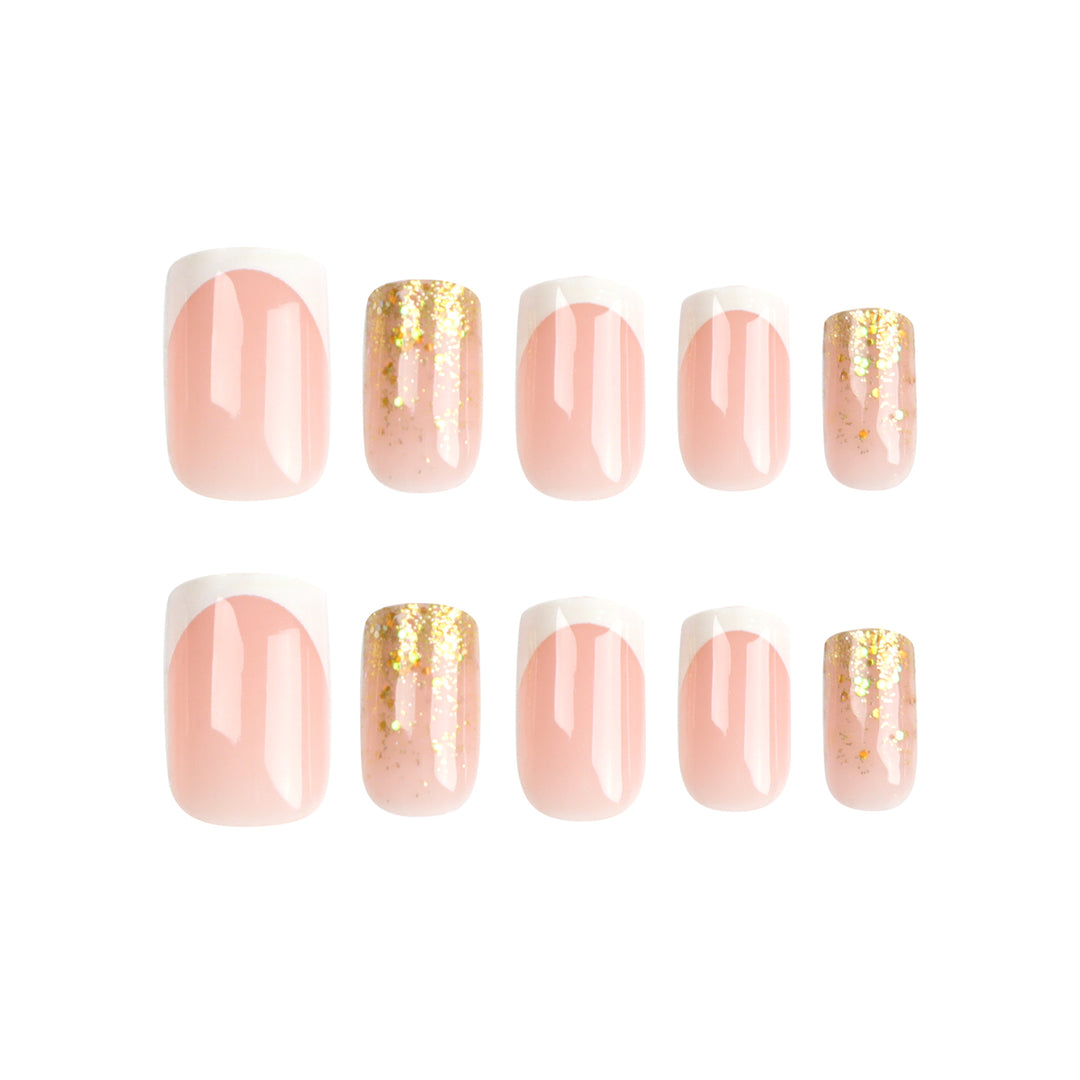 Glamouröse Nagelverlängerungen mit glitzerndem Akzent Karnz
