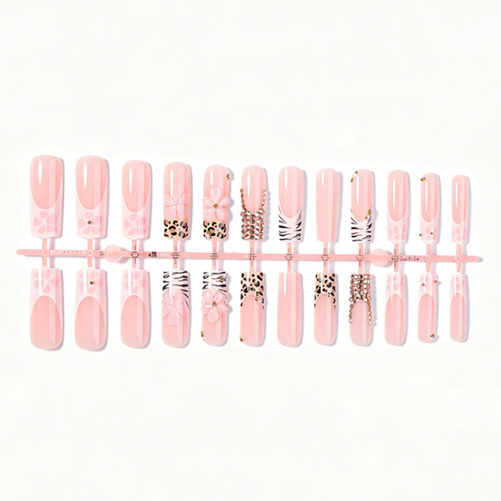 Elegantes dekoratives Press-On-Nagelset Karnz 1788495542