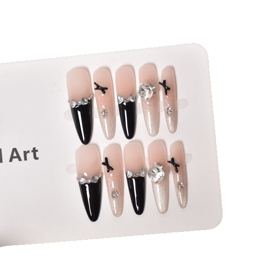 Elegante 3D verziehene Press-On Nagelverlängerungen Karnz