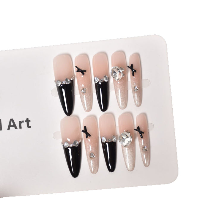 Elegante 3D verziehene Press-On Nagelverlängerungen Karnz