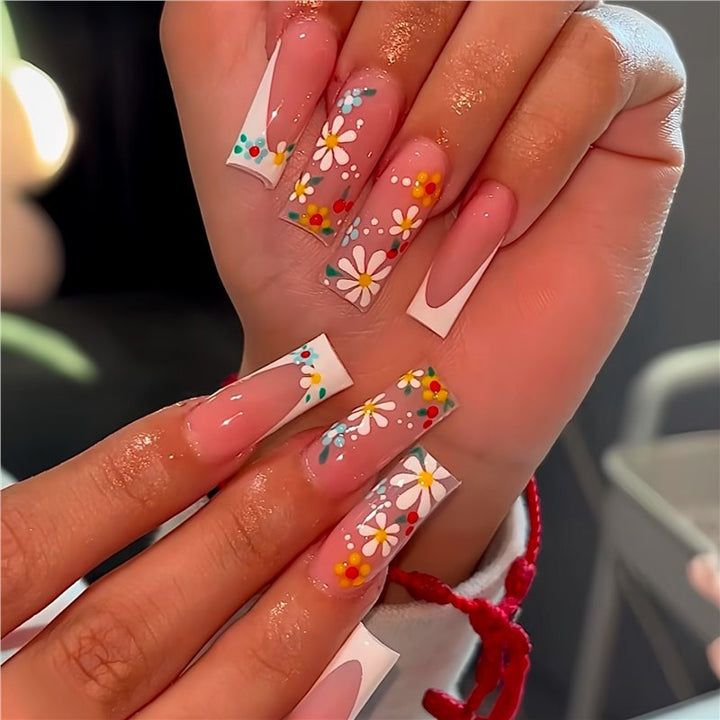Florale Acryl-Nagelkunst Karnz