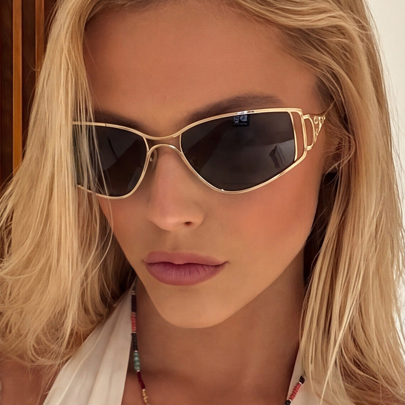 Damen exklusive Cat-Eye Sonnenbrille mit eleganten Verzierungen Karnz