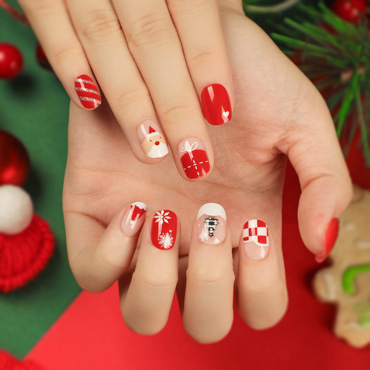 Festliche Nagelkunst mit Weihnachtsmotiven Karnz