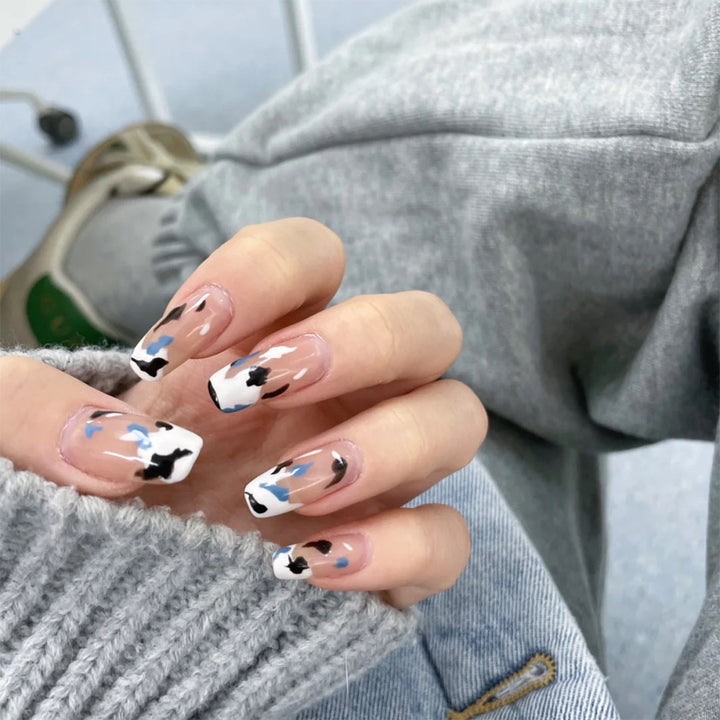 Künstliche Nagelkunst mit modernem Farbmuster Karnz