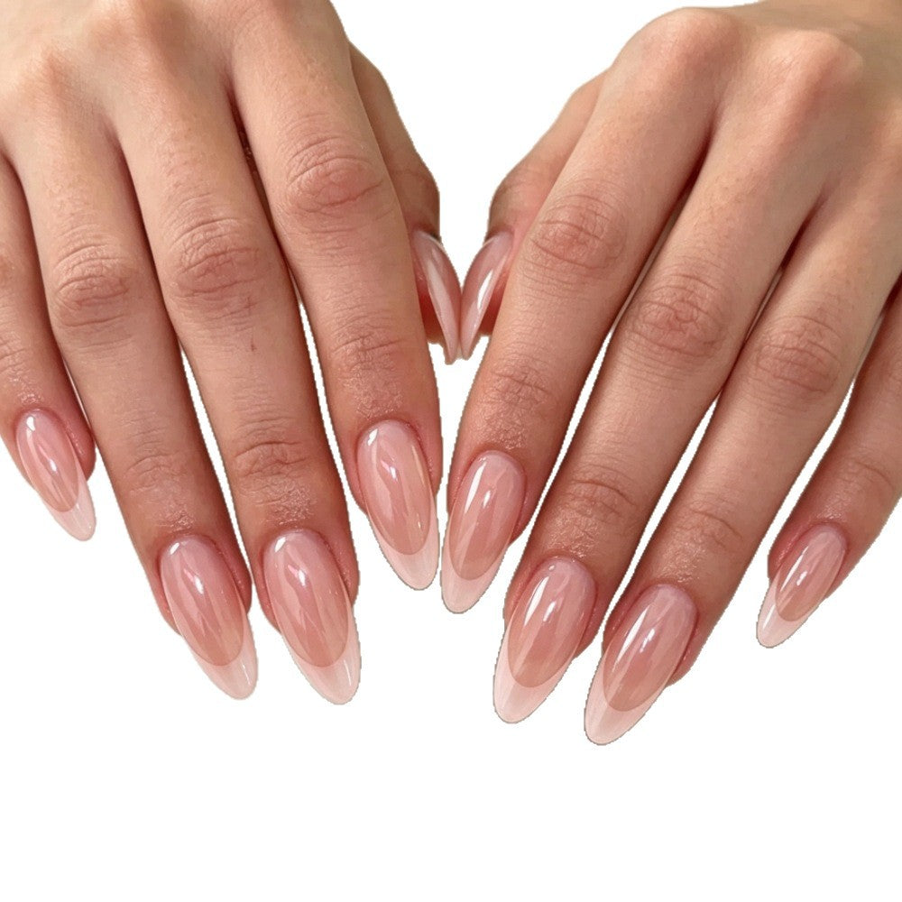 Hochwertige Kunstnägel mit Elegantem French-Tip Design Karnz
