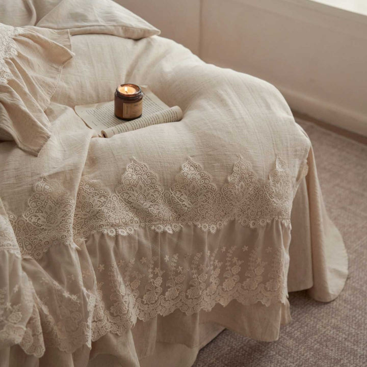Textured Linen-Blend Duvet Cover Set with Scalloped Lace Appliqué and Ruffled Bed Skirt