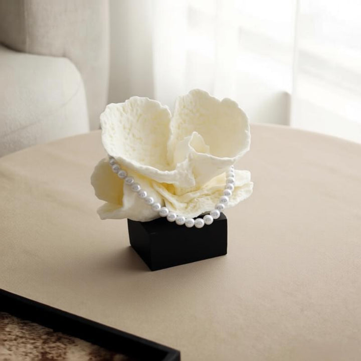 Künstlerische florale Skulptur