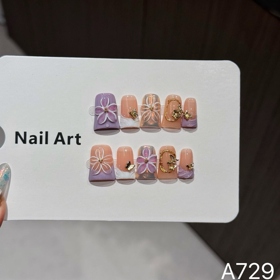 Stylisches Florales Press-On Nagelkunst Set