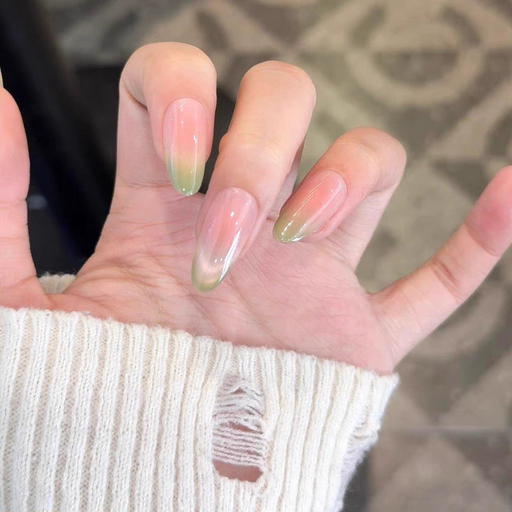 Ombre Mandel-förmige Press-On Nagelset Karnz
