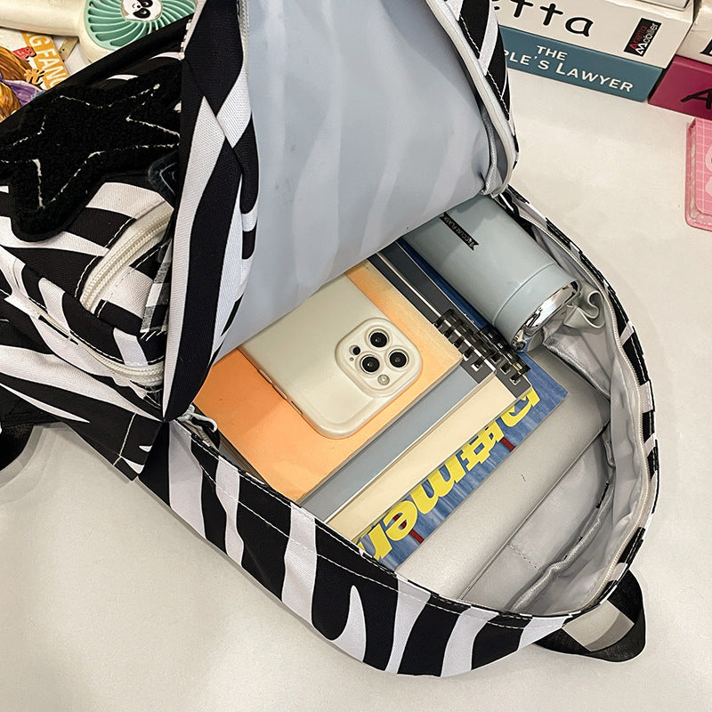 Rucksack mit Kreativen Applikationen und Praktischen Fächern Karnz