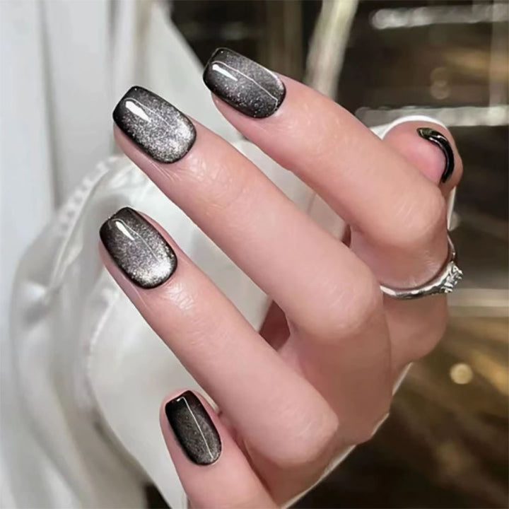 Stilvolle Glänzende Nagelkunst