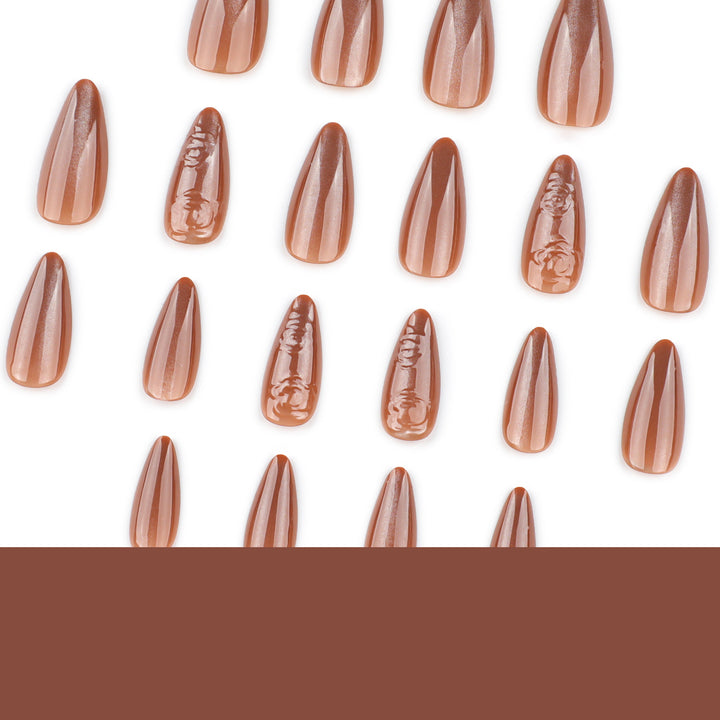 Kunstvolle Rosen-Nagelkunst mit Glanz Karnz