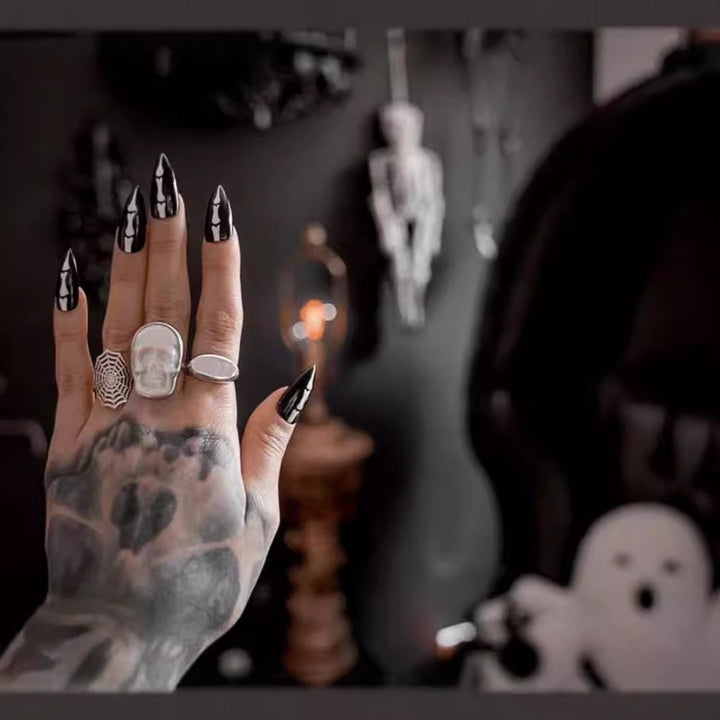 Gothic Skull-Design Stiletto Press-On Nägel Karnz
