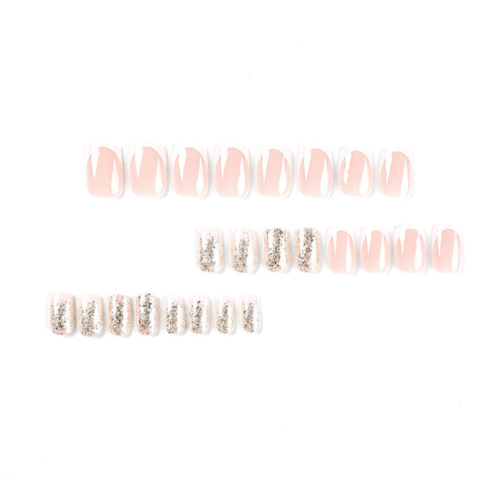 Funkelnde Nagelkunst mit Glitzer-Akzenten Karnz