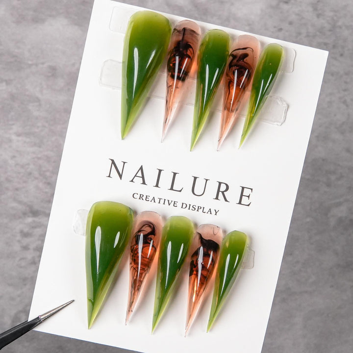 Künstlerische Stiletto Press-On-Nagelspitzen Set