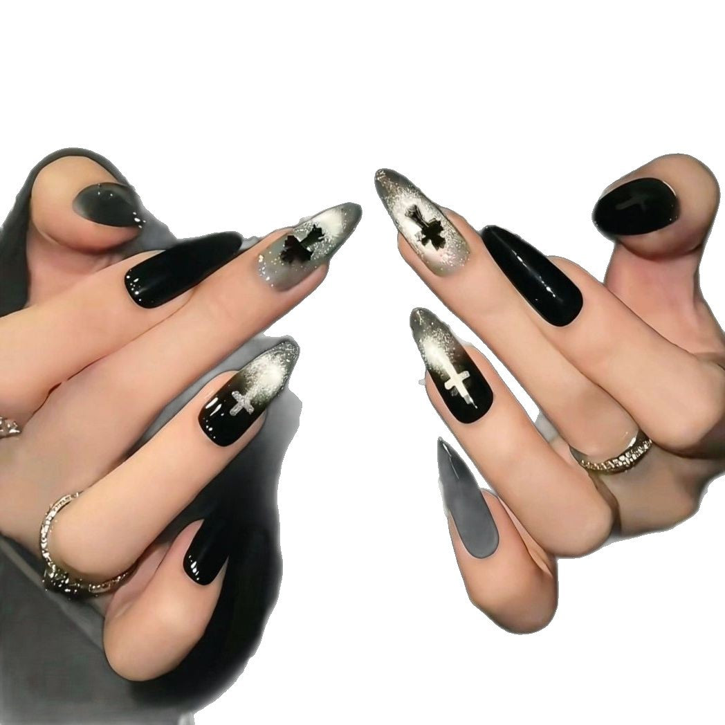 Künstlerische Nagelkunst Karnz
