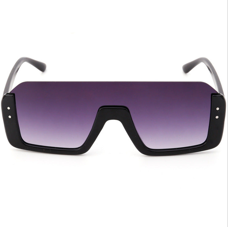 Damen Sportliche Shield-Sonnenbrille mit modernem Design Karnz