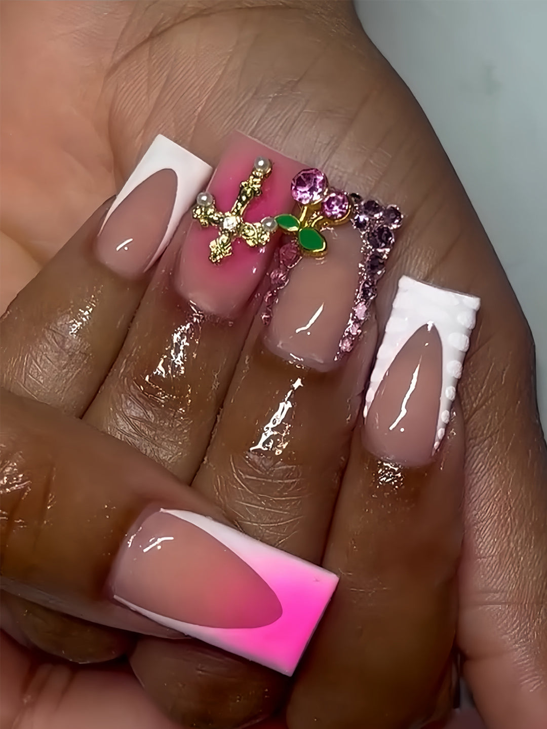 Glamouröse Strass-beglitterte Nagelkunstverlängerungen Karnz