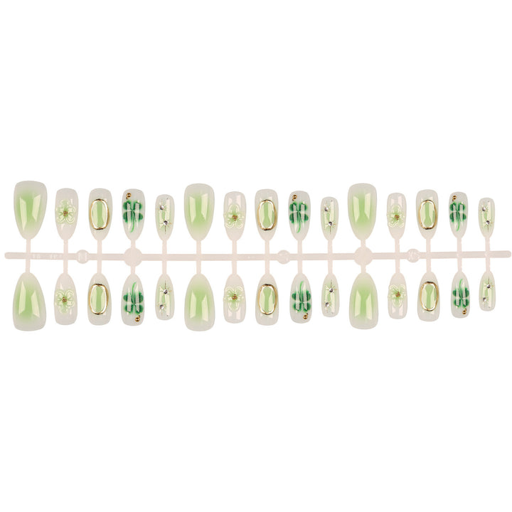Elegantly gestaltetes floral Druck-Nagel-Set