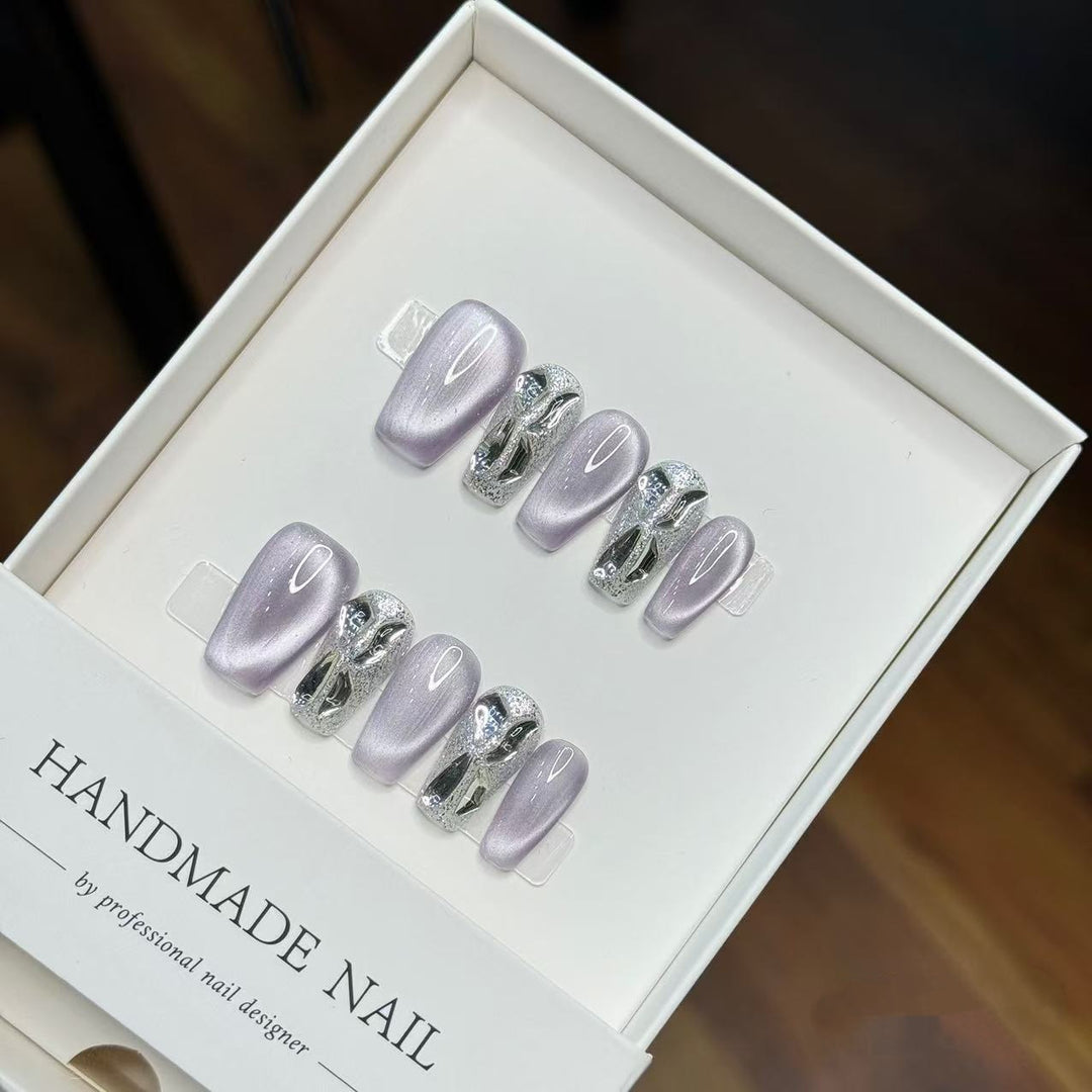 Handgemachtes Press-On Nagelkunstset mit Glitterakzenten