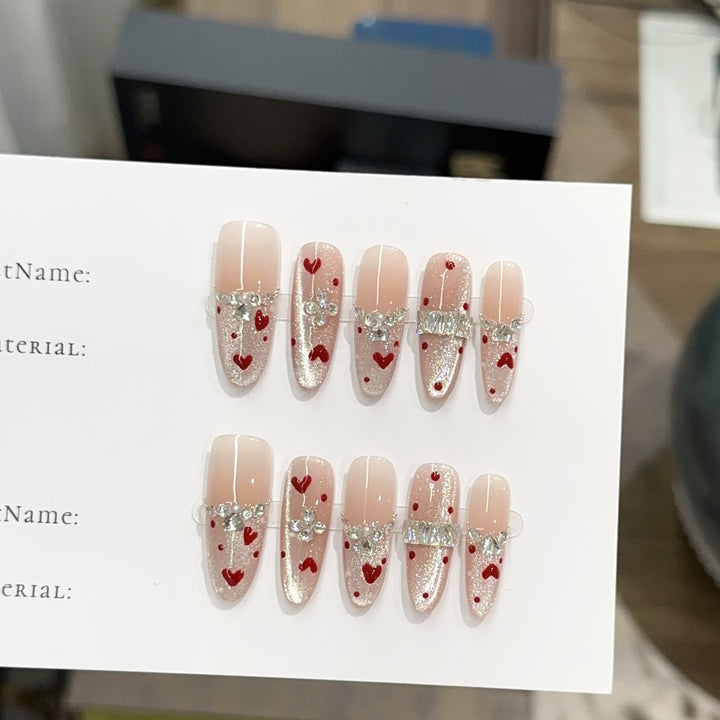 Herz-beschmücktes Press-On Nagelset