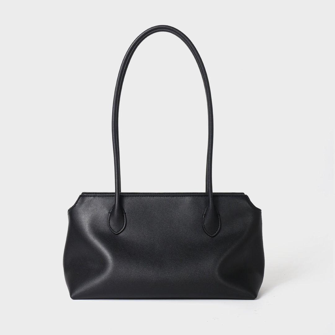 Schlanke Minimalistische Schultertasche mit langen Trägern