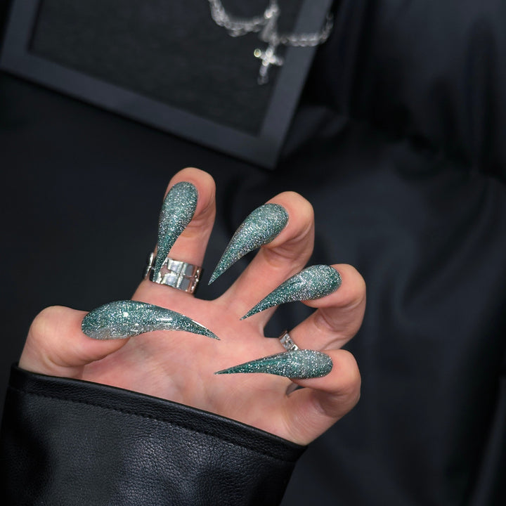 Stiletto Press-On Nagelverstärkungen mit Edelsteinakzenten