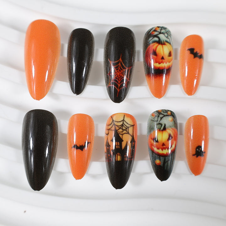 Halloween Kunstnagelset mit kreativen Geister- und Kürbismotiven Karnz
