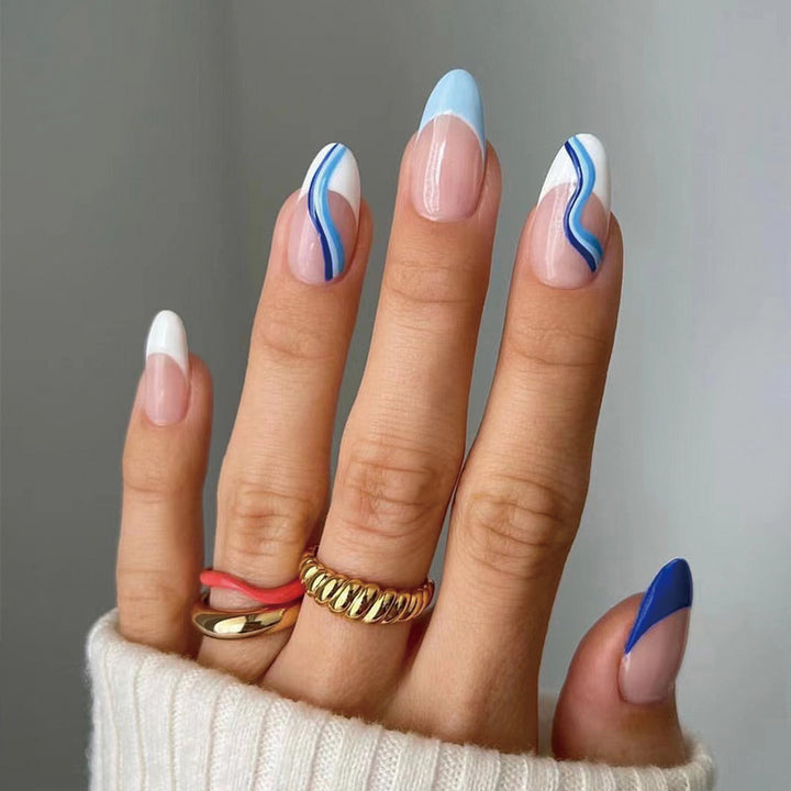 Elegante Kunstnägel mit modernem Design Karnz