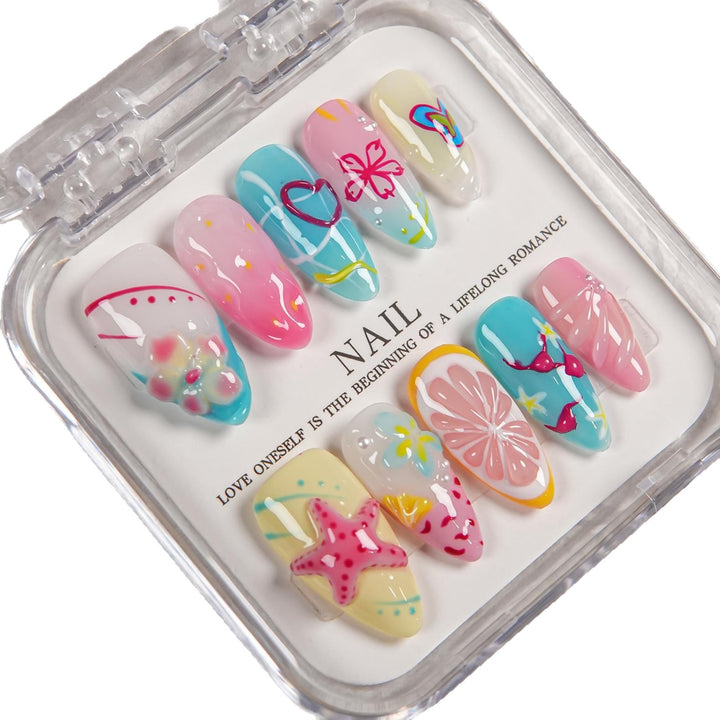 Künstlerisches Press-On Nagelset mit Sommerdesigns