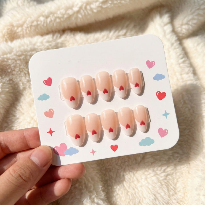 Kreatives Nagelset Karnz