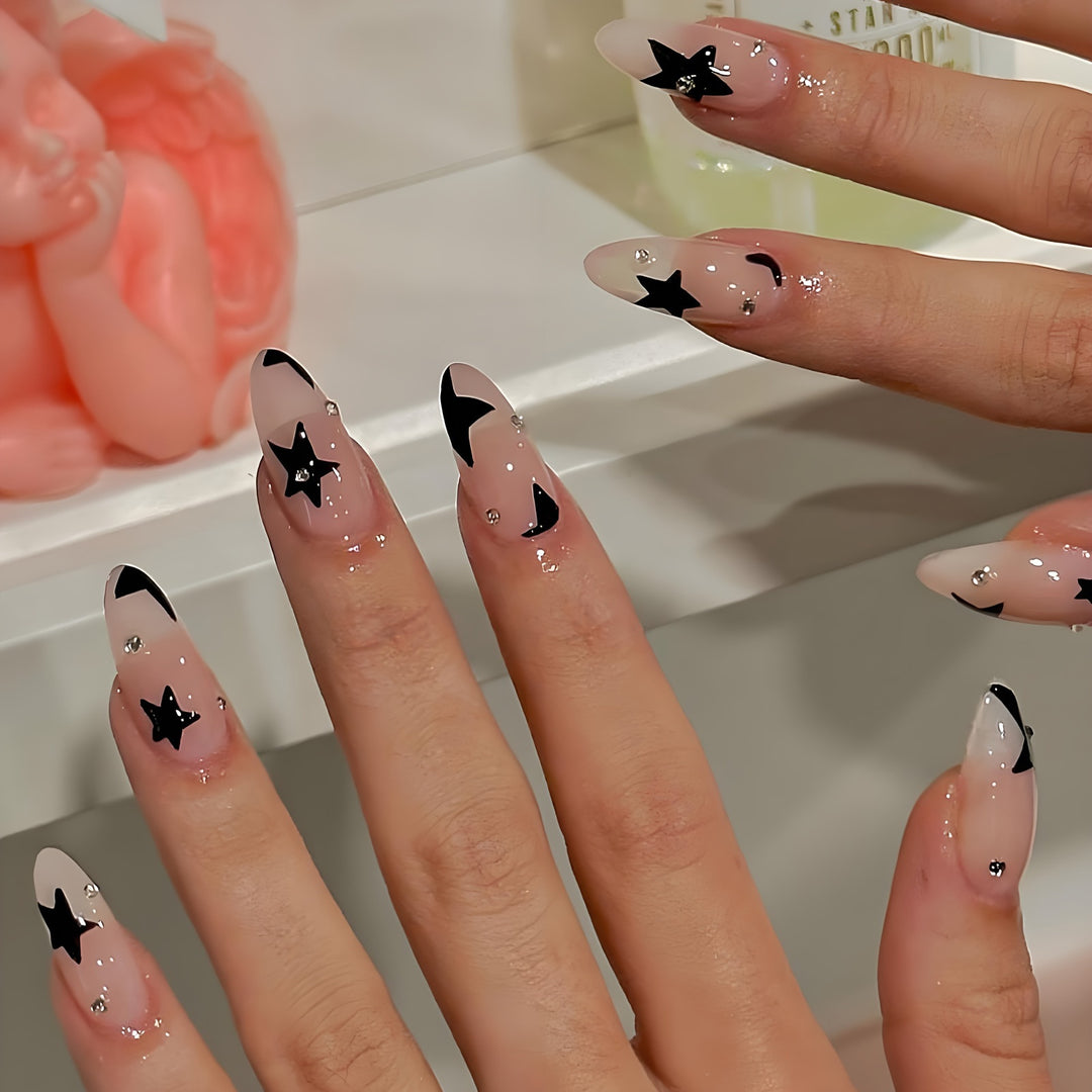 Kunstnagel Set mit eleganten Schleifen und Glamourösem Akzent Karnz