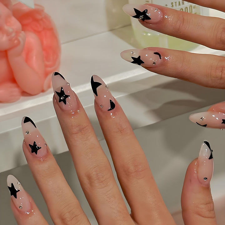 Kunstnagel Set mit eleganten Schleifen und Glamourösem Akzent Karnz