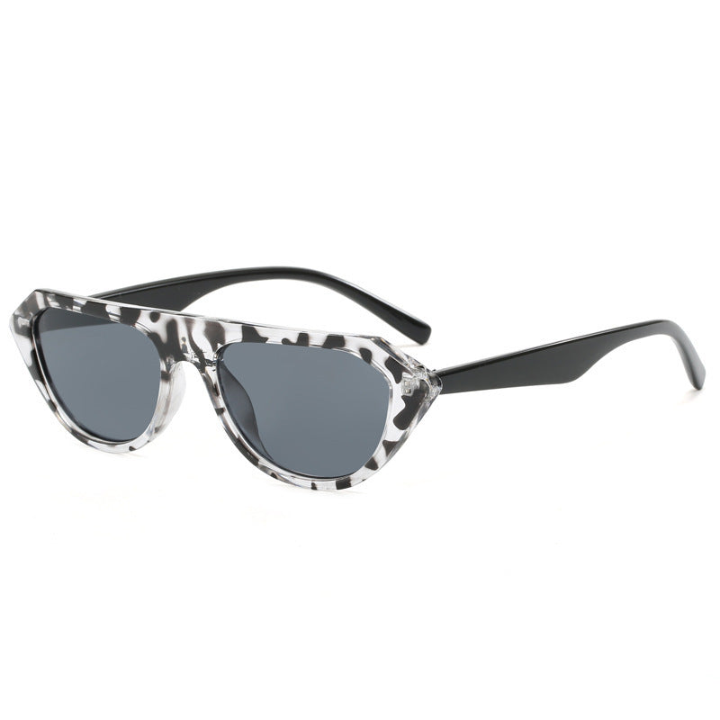 Damen modische Sonnenbrille im auffälligen Stilmix Karnz
