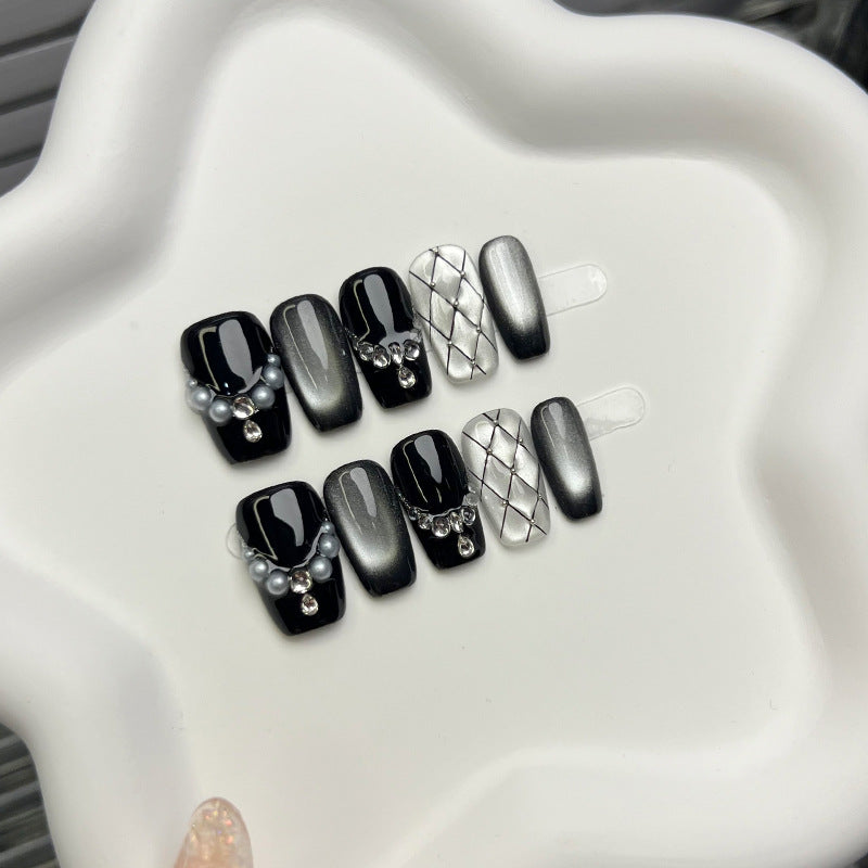Elegante dekorative Nagelkunst Tipps