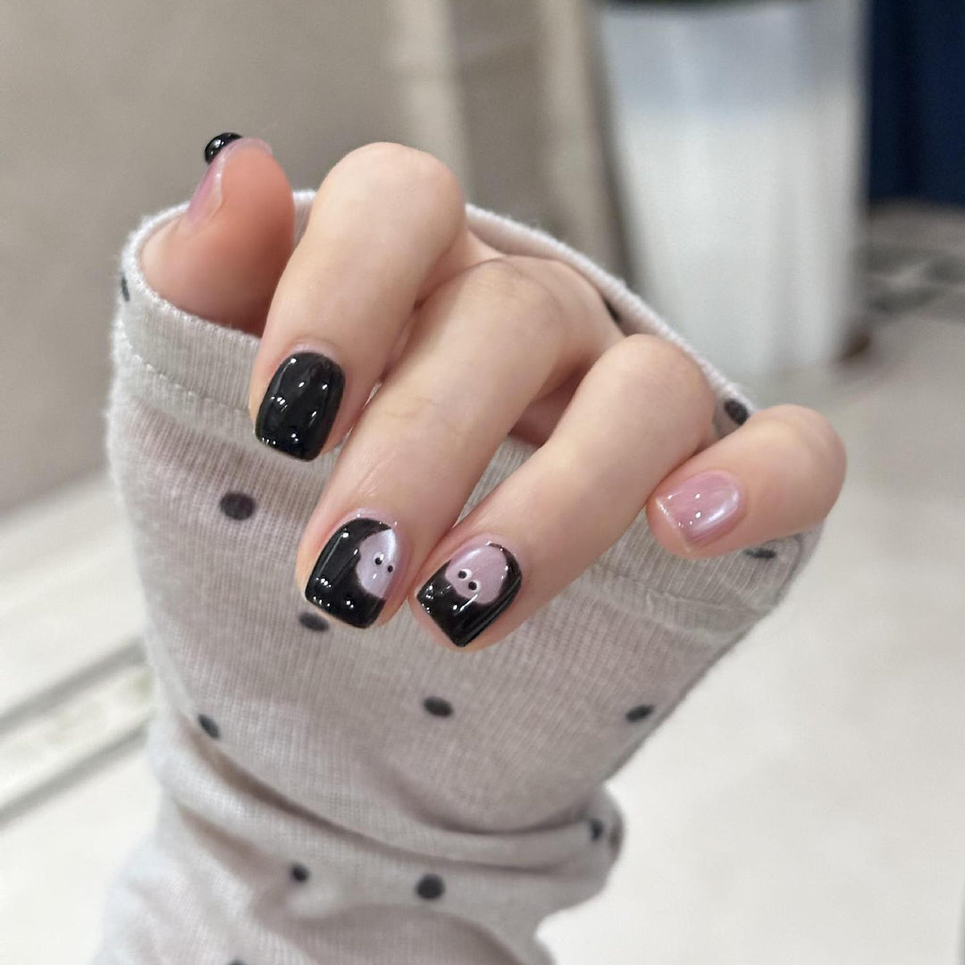 Kunstnägel mit Modernen Geometrischen Designs Karnz
